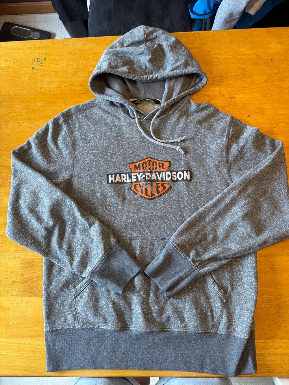 Harley Davidson men’s hoodie with bar & shield on front. Size Medium